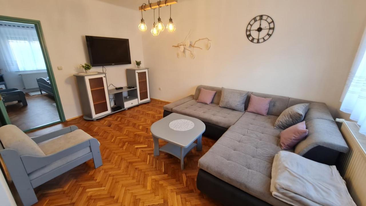 Ri-Jo Apartman Мохач Экстерьер фото